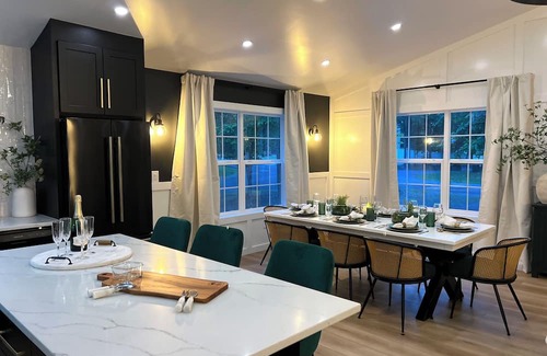 Mount Jackson Casa | Oak & Ember Lodge Modern Luxury Nestled in the Woods- Resort 2.2 miles away