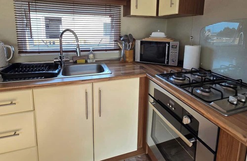 Dinas Cross Cabina | Caravan - Sleeps 4 & Free parking