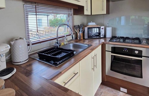 Dinas Cross Cabina | Caravan - Sleeps 4 & Free parking