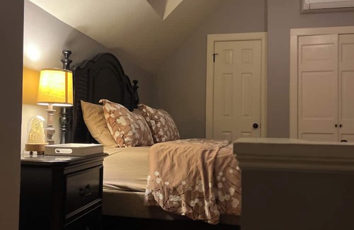 Middle Grove Casa | Light filled loft space with private en-suite 7 miles from Downtown Saratoga