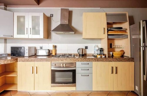 Baabda Apartamento | Number Six Triangle d'Or by IB Signature