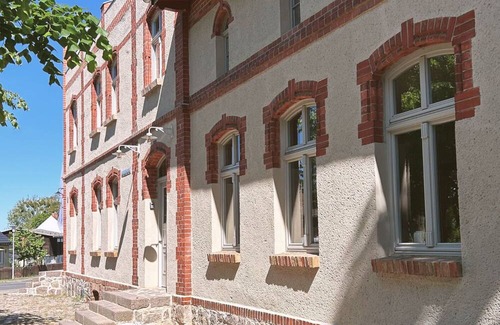Uecker-Randow Apartamento | Beautiful large apartment in Kaiserhof Schwennenz with large plot of land
