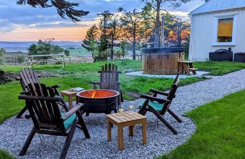 Lairg Casa | The Challenger Estate - Bothy