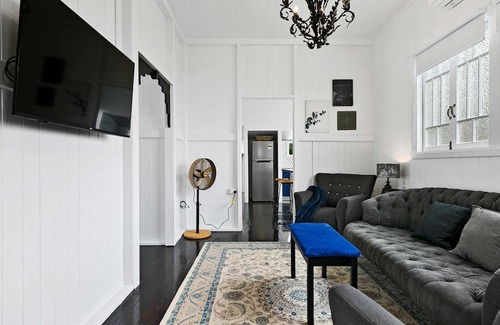 Maryborough Casa | Welcome to Retro on walker