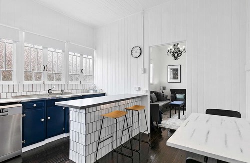 Maryborough Casa | Welcome to Retro on walker