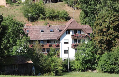 Freiamt Apartamento | Apartment 'No. 3 Schwalbe' with Shared Terrace, Shared Garden and Wi-Fi
