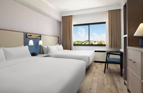 White Plains Hotel | Stylish Downtown Getaway – Spacious & Serene | 3 Units