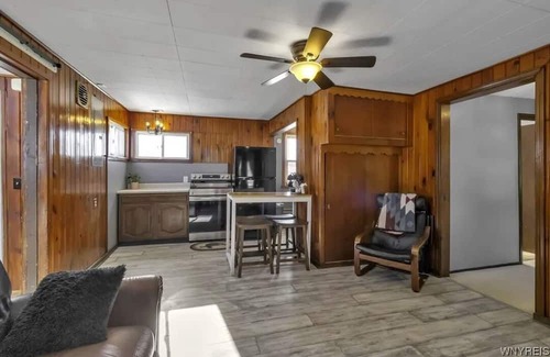Castile Casa | Cottage Retreat On Silver Lake