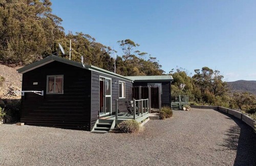 Bicheno Cabina | Panorama Cabin - a cosy shack and an epic view (A)