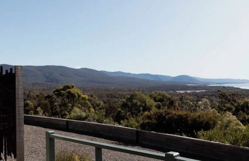 Bicheno Cabina | Panorama Cabin - a cosy shack and an epic view (A)
