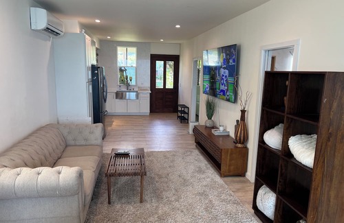 Hauula Cabaña | Modern Oceanfront Cottage