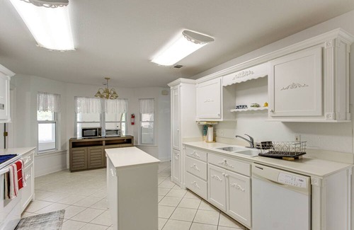 Biloxi Casa | Yard & Dock: Waterfront Group Getaway in Biloxi