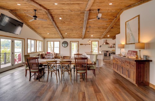 Averill Park Casa | Rustic, Modern, Great for Groups! Crooked Lake Gem