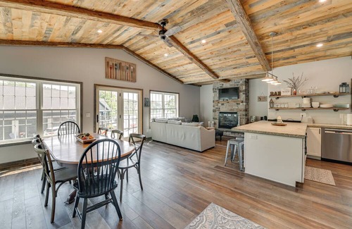 Averill Park Casa | Waterfront Fun! Crooked Lake Retreat Near Albany