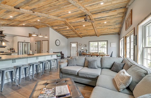 Averill Park Casa | Waterfront Fun! Crooked Lake Retreat Near Albany