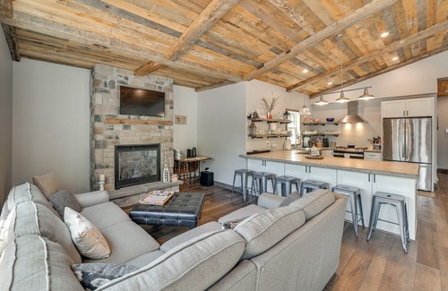 Averill Park Casa | Waterfront Fun! Crooked Lake Retreat Near Albany