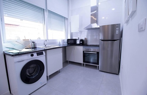 Trinitat Apartamento | Viveros 1 by Concept Flats