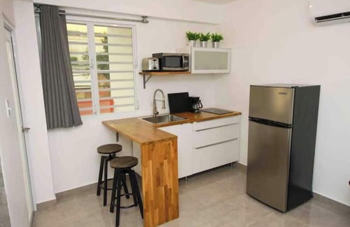 Carcel Apartamento | 2.3 Cozy Urban Loft w/ balcony near city center
