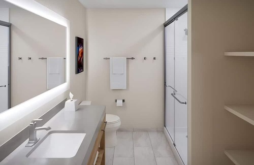 Macomb Hotel | Quiet Studio with Full Kitchen Close to Macomb Center for the Performing Arts