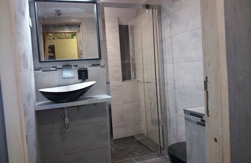 Les Cotes de Corps Cama Y Desayuno | Bed and Breakfast 'La Chambre De L'Obiou 2' with Lake View, Shared Garden and Wi-Fi
