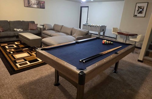 Fargo Casa | Modern Comfortable, spacious 4-bedroom building in lovely Fargo