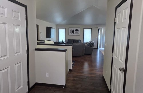 Fargo Casa | Modern Comfortable, spacious 4-bedroom building in lovely Fargo