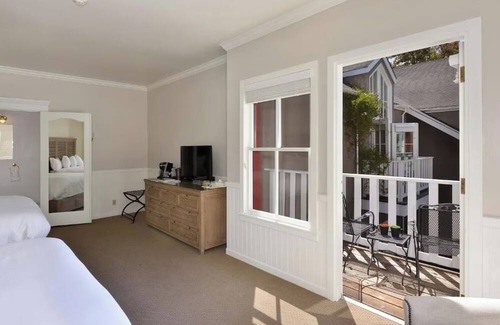 Santa Rosa Hotel | Spacious Double Queen Suite Perfect for Wine Country Escapes Near Santa Rosa Fun