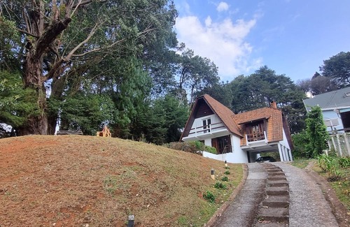 Jardim Andira Casa | House with two large bedrooms 5 minutes from the center.