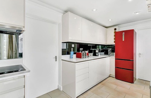 Bierton Casa | Aspen Close – 4-Bedroom Retreat with Spa, Sauna & Gym in Aylesbury