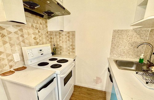 Maple Ridge Apartamento | Entire Private Guest Suite, 2 parking spaces