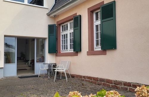 Hetzerath Apartamento | Vacation apartment Bücherkiste - Holiday apartment shower/WC, 1 bedroom