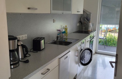 Hetzerath Apartamento | Vacation apartment Bücherkiste - Holiday apartment shower/WC, 1 bedroom