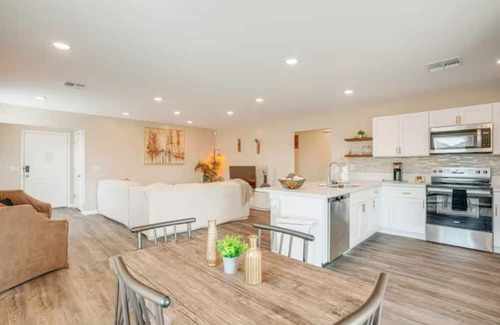 Wickenburg Casa | Golf Course, Mountain Views & Warm Amber Lights Desert Oasis