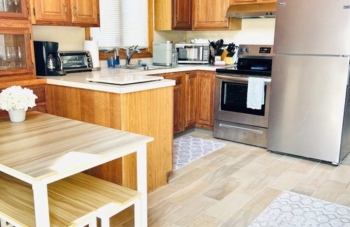 Charlestown Casa | Serene Waterfront 3-BR house with Loft, 1 mile walk to Charlestown beach