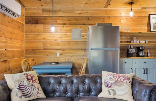 Locustville Cabaña | Indoor-Outdoor 2BR on Working Farm | Creek View
