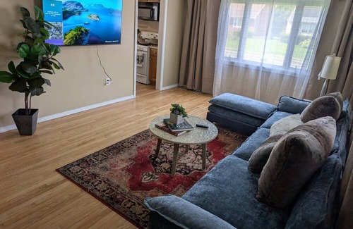 Hartford Casa | Hartford Professional Retreat - 2BR+Office, Private Yard, Near Major Hospitals