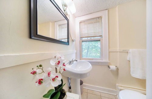 Cuyahoga Falls Casa | Charming 3-bedroom house in Cuyahoga Falls with AC