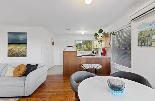 Mossy Point Casa | A classic beach house with waterfront access and a 5min walk to the beach