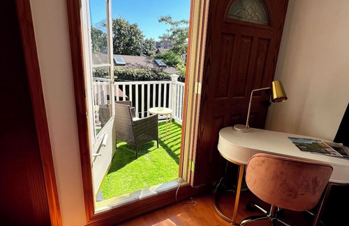 Bouvet Island Casa | Large sunny room with private bath & balcony