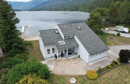 Nelson Casa | 5 Bedroom Lakefront Home w/Sauna & Office - 40 minutes to Whitewater