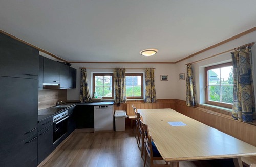 Ebensee Casa | Chalet Traunstein | Sauna | Kitchen | Mountain