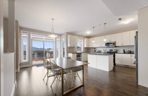 Colborne Apartamento | Relaxing Retreat: Office, Patio, Nature & Netflix