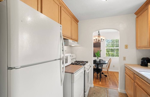 Auburn Casa | Lovely 2-bedroom house with AC in Auburn