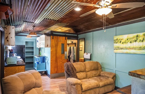 Ingleside Cabina | Charming Pondside tiny home in enjoyable Ingleside. Just minutes from the beach