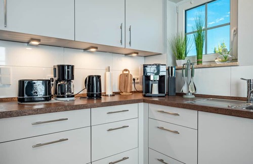 Wischhafen Apartamento | Apartment 'Haus Ankerplatz' with Private Terrace, Shared Garden and Wi-Fi