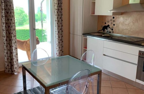 Cantello Apartamento | Apartment 'Lampone' with Mountain View, Private Terrace and Wi-Fi