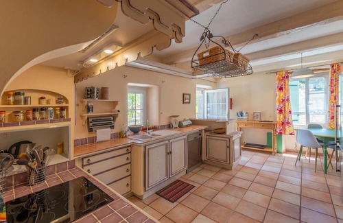 Courry Casa | Holiday Home 'Mas Le Bragalou' with Mountain View, Private Pool and Wi-Fi