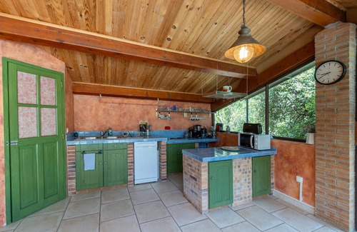 Courry Casa | Holiday Home 'Mas Le Bragalou' with Mountain View, Private Pool and Wi-Fi