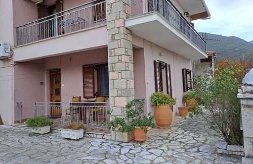 Gravia Apartamento | Kontolati’s Mountain house