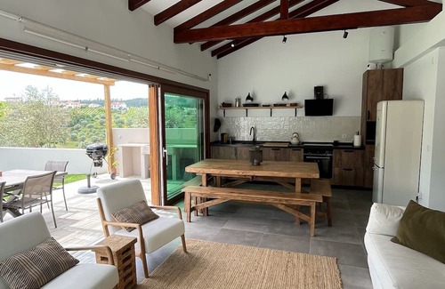 Abrantes Casa | The Carpinteira Lake House - a refuge in Castelo de Bode with private access to the lake.